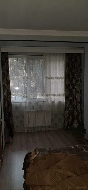 Satılır 4 otaqlı mənzil 150 m²