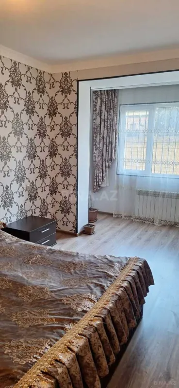Satılır 4 otaqlı mənzil 150 m²