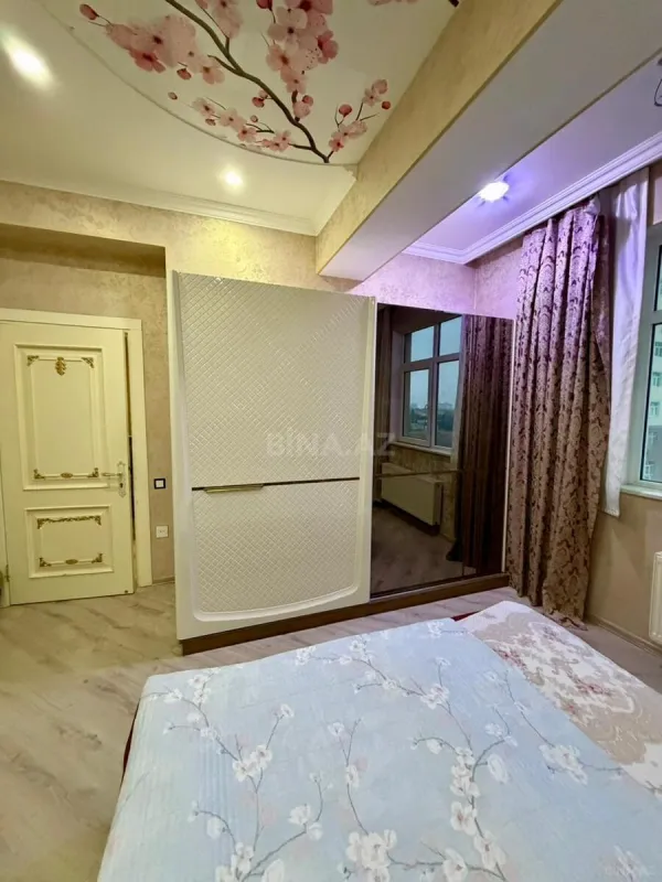 Satılır 3 otaqlı mənzil 110 m²