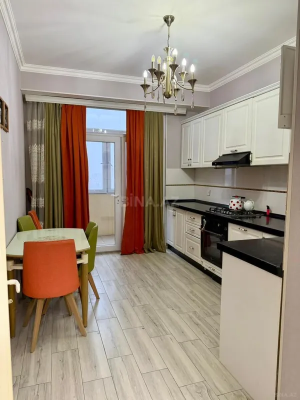 Satılır 3 otaqlı mənzil 110 m²