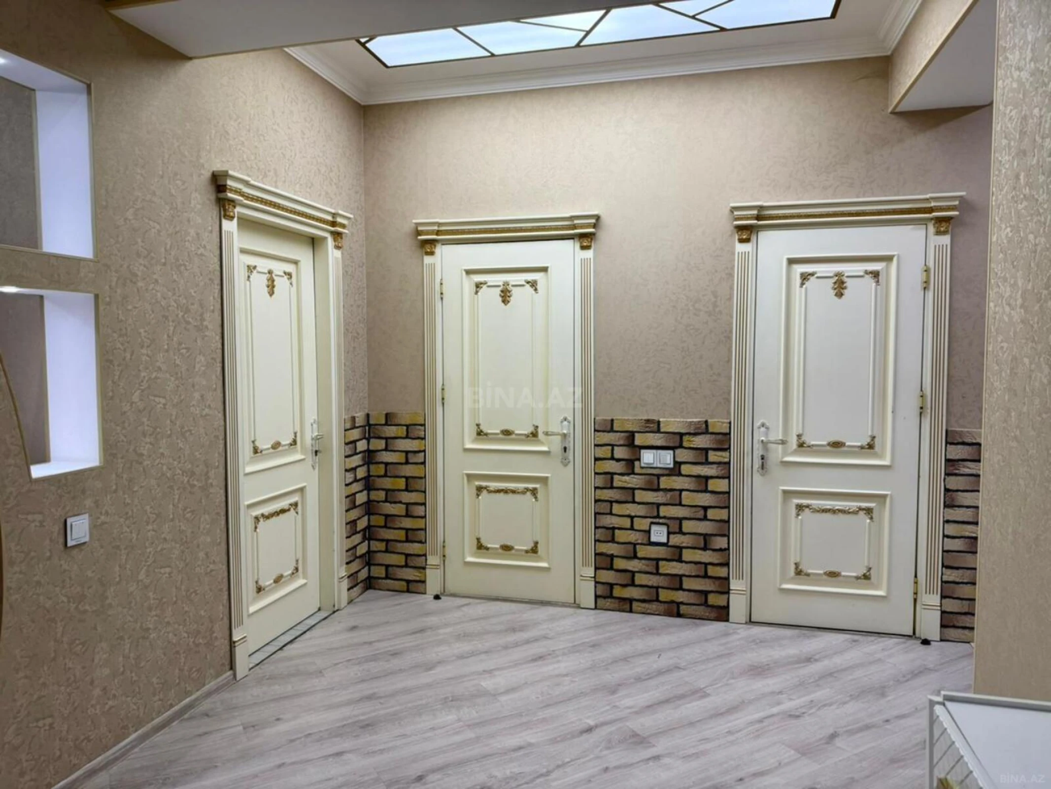 Satılır 3 otaqlı mənzil 110 m²