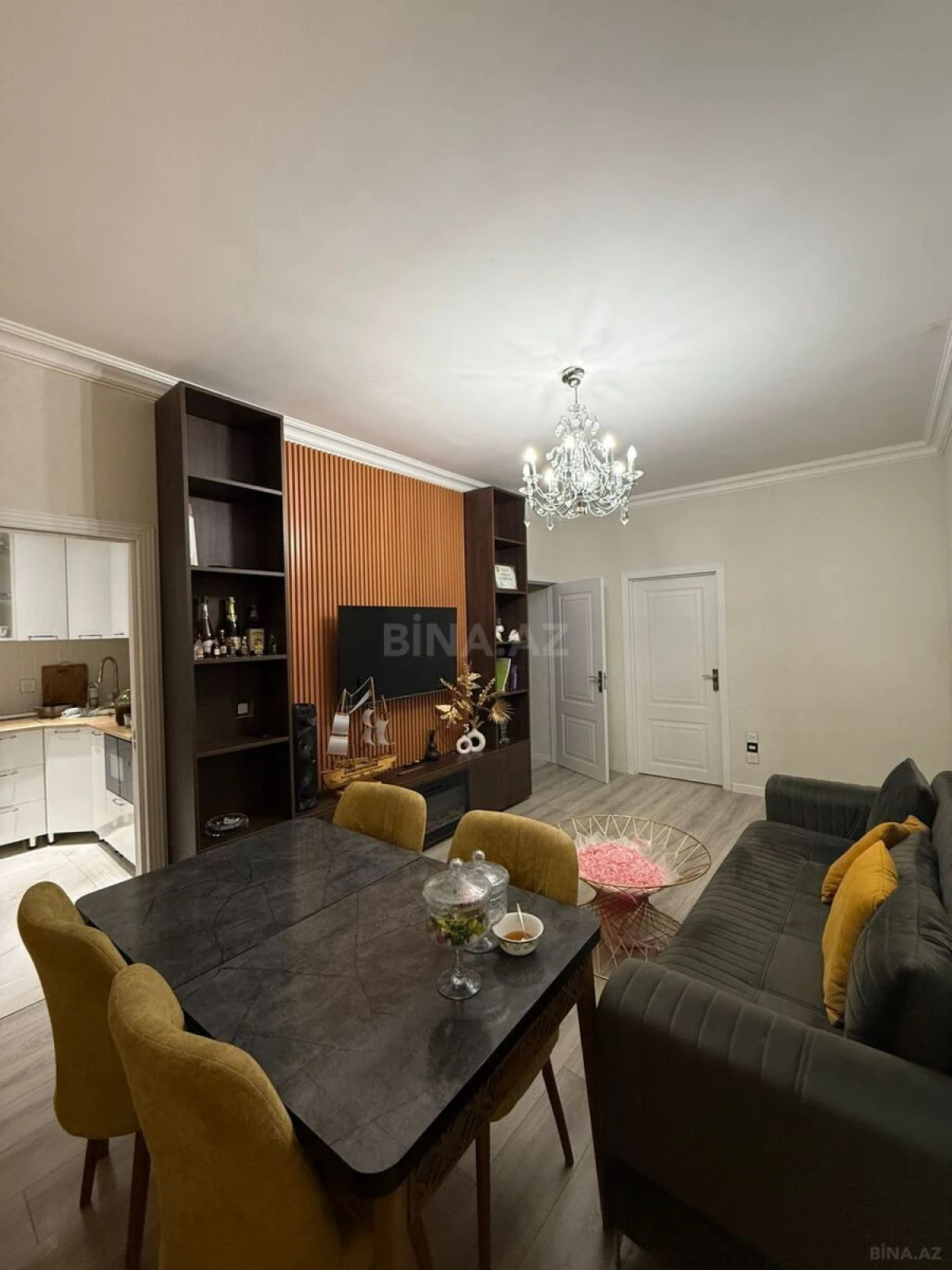 Kirayə verilir 2 otaqlı mənzil 55 m²