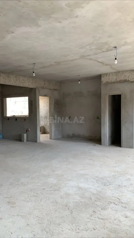 Satılır 3 otaqlı mənzil 135 m²