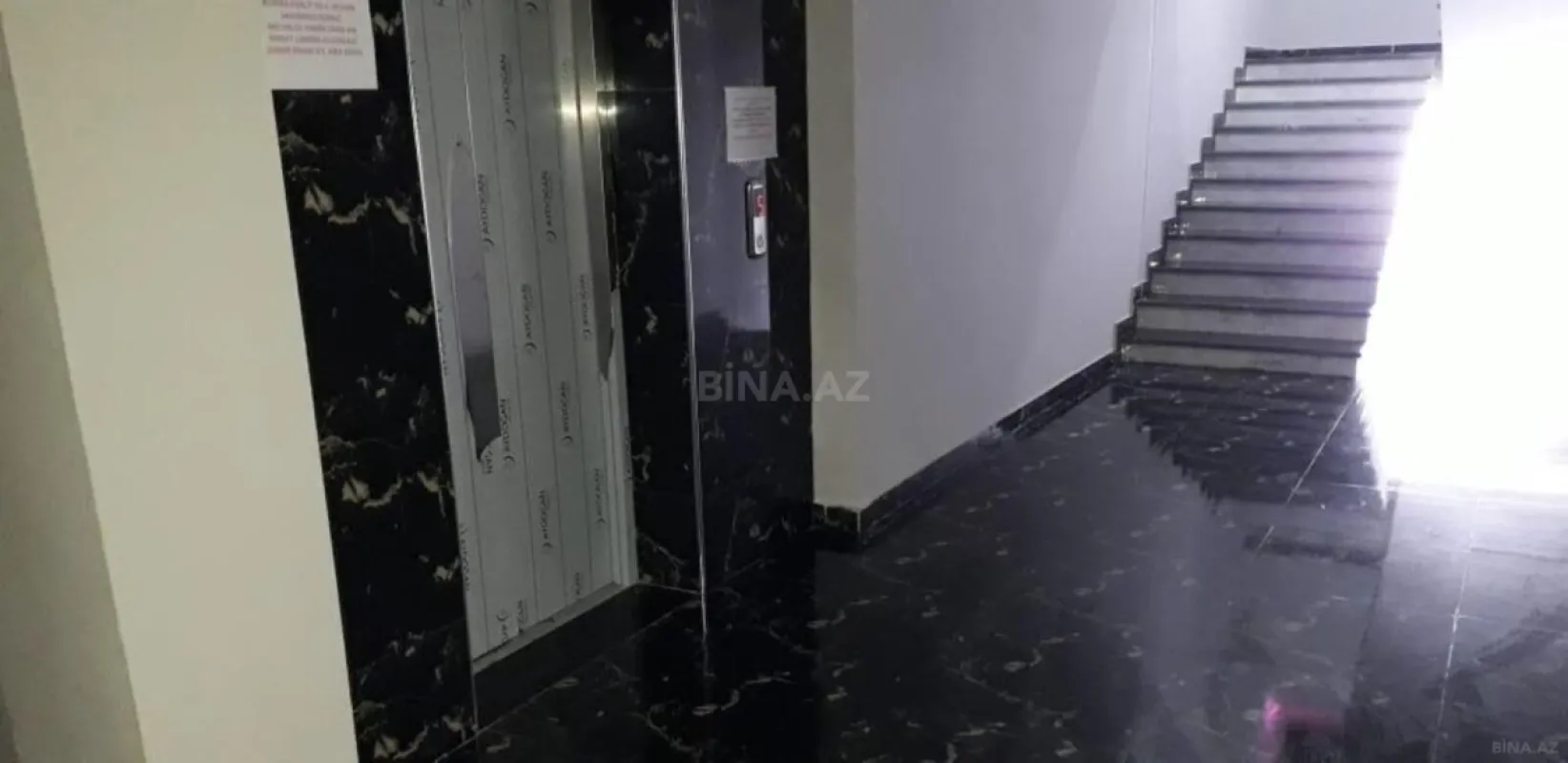 Satılır 2 otaqlı mənzil 64 m²