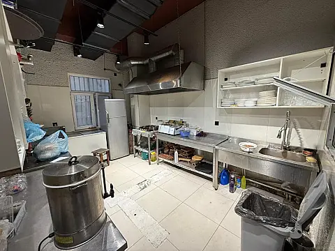 Satılır obyekt 135 m²