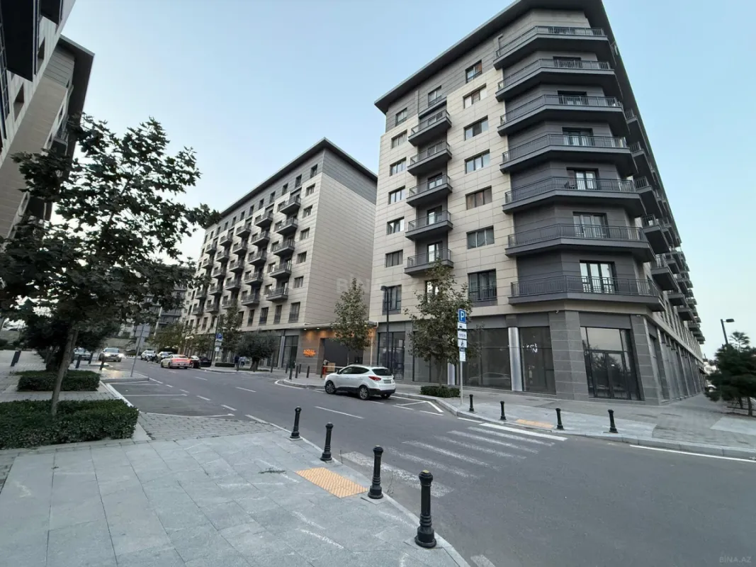 Satılır 4 otaqlı mənzil 202 m²