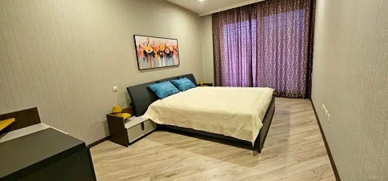 Kirayə verilir 3 otaqlı mənzil 170 m²
