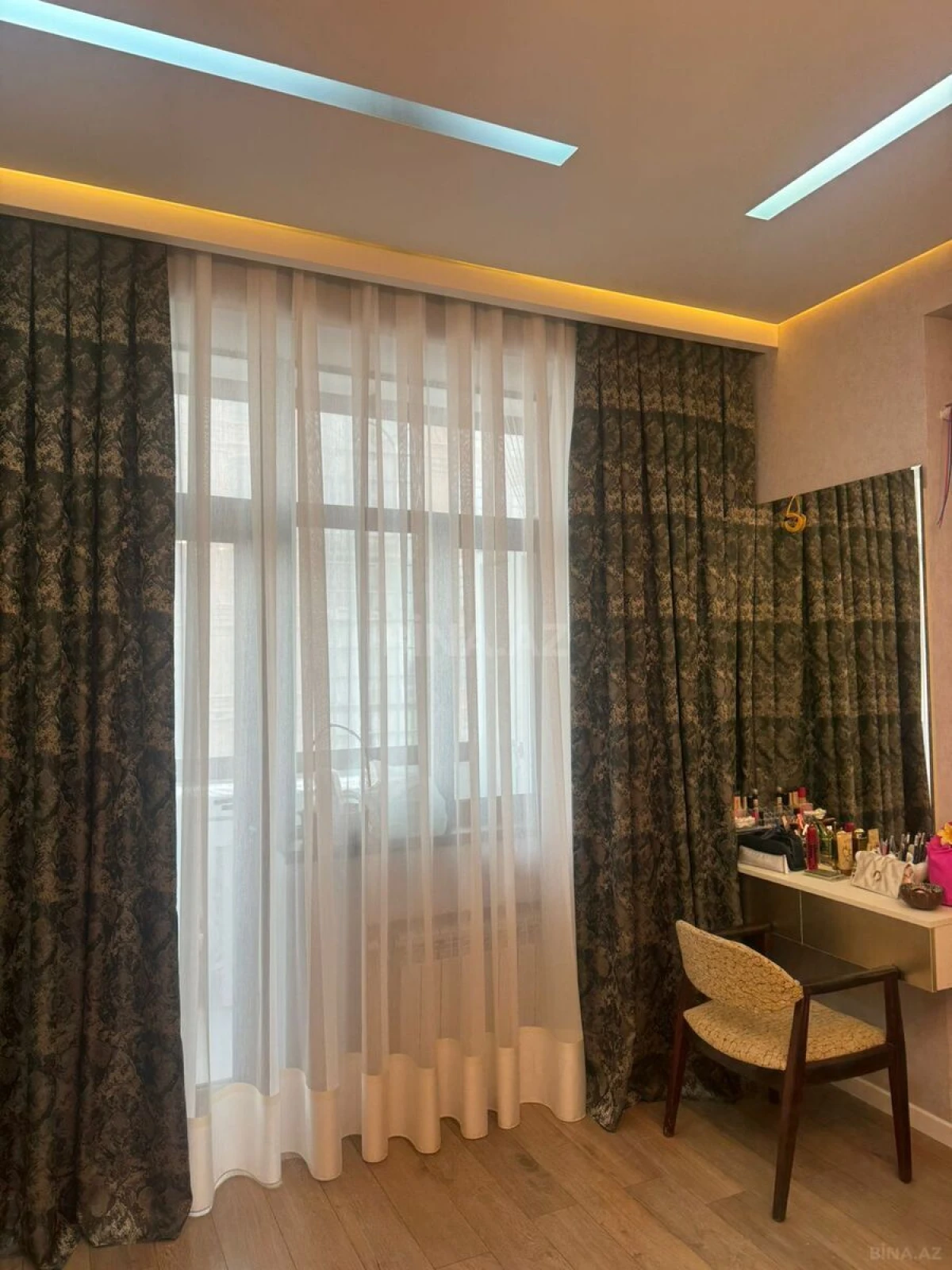 Satılır 3 otaqlı mənzil 105 m²