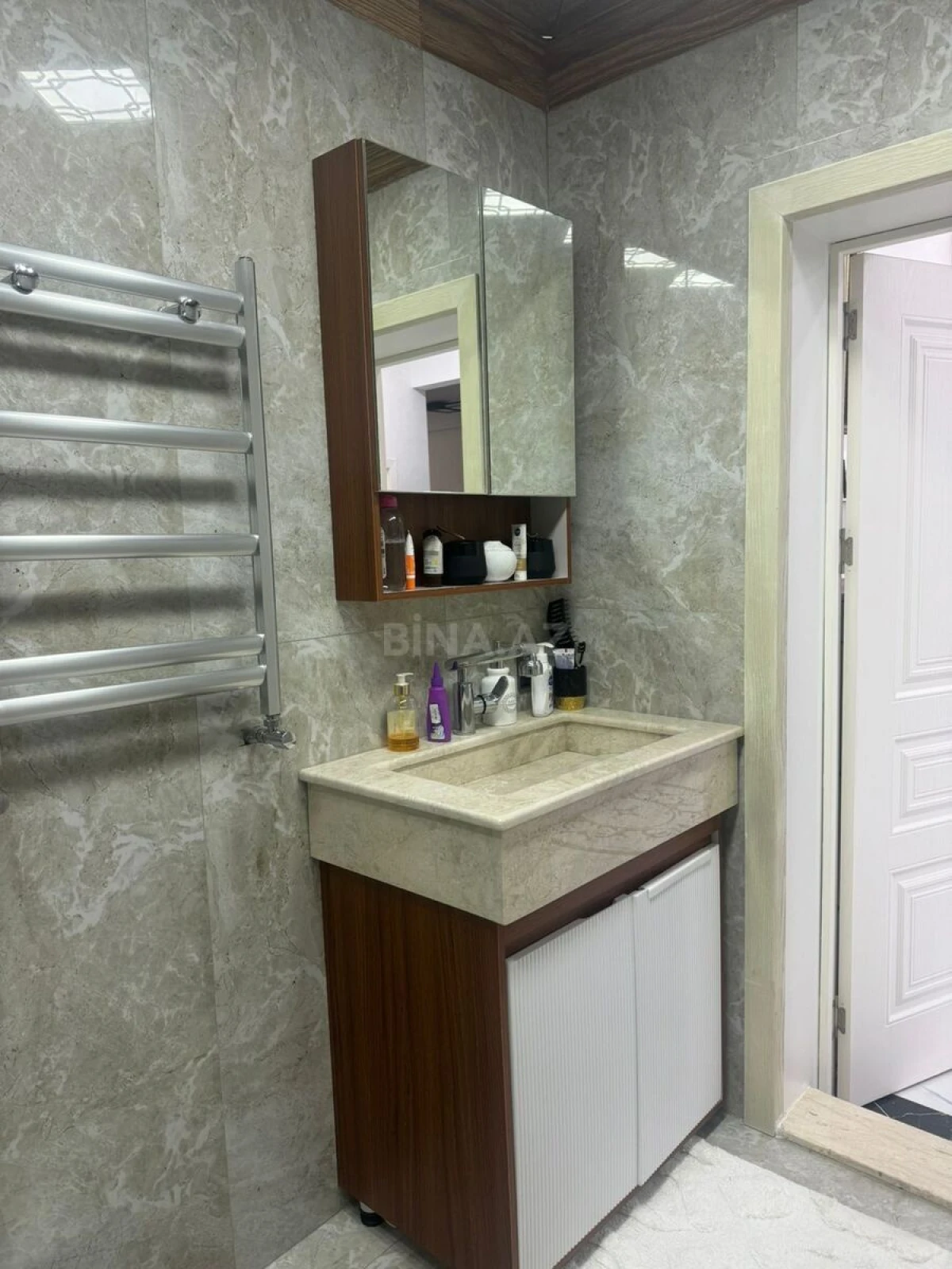 Satılır 3 otaqlı mənzil 105 m²