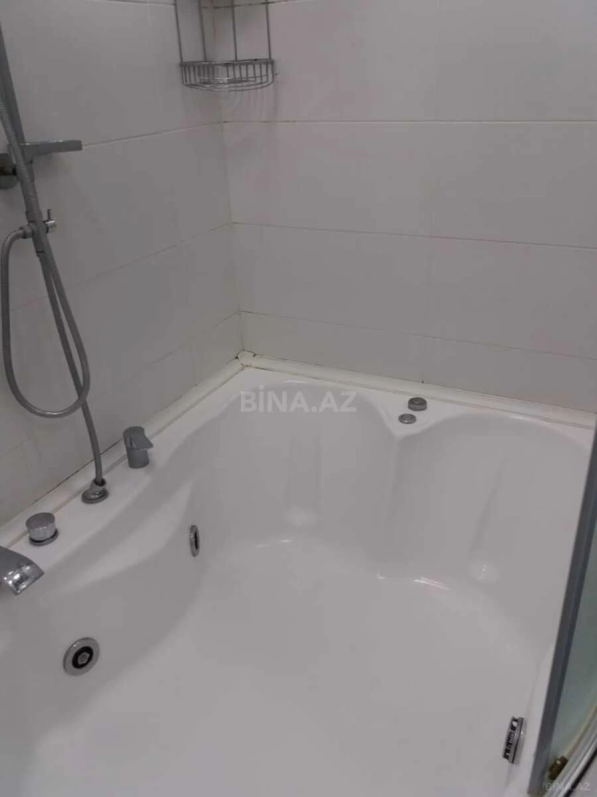 Satılır 3 otaqlı mənzil 125 m²