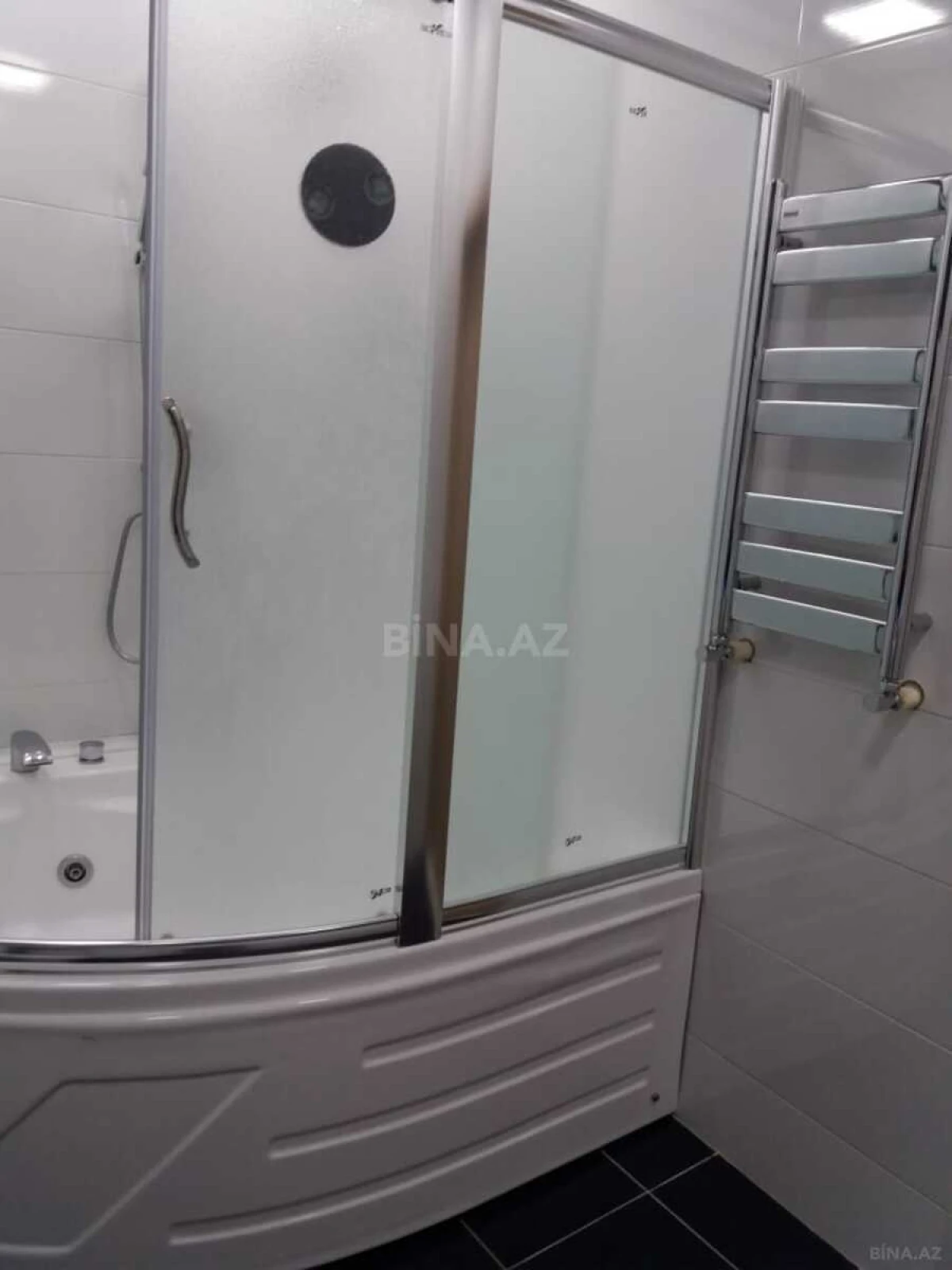 Satılır 3 otaqlı mənzil 125 m²