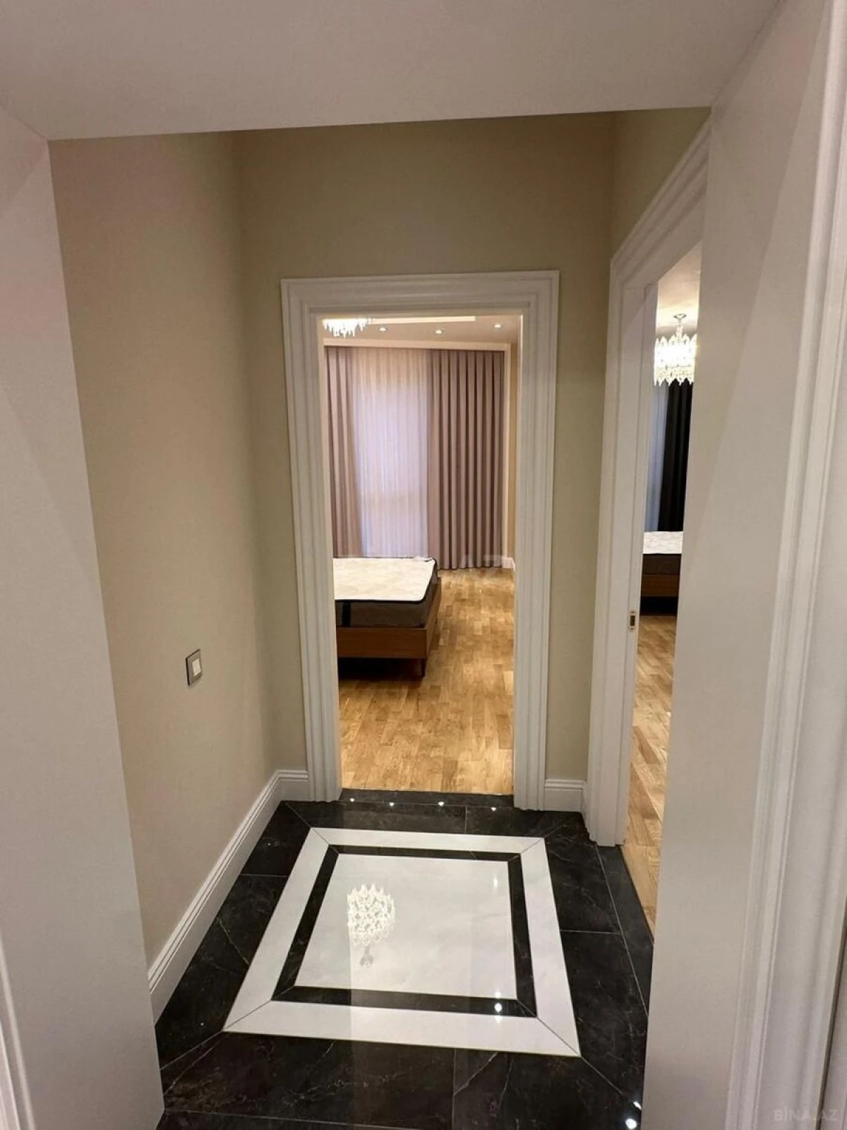 Kirayə verilir 4 otaqlı mənzil 170 m²