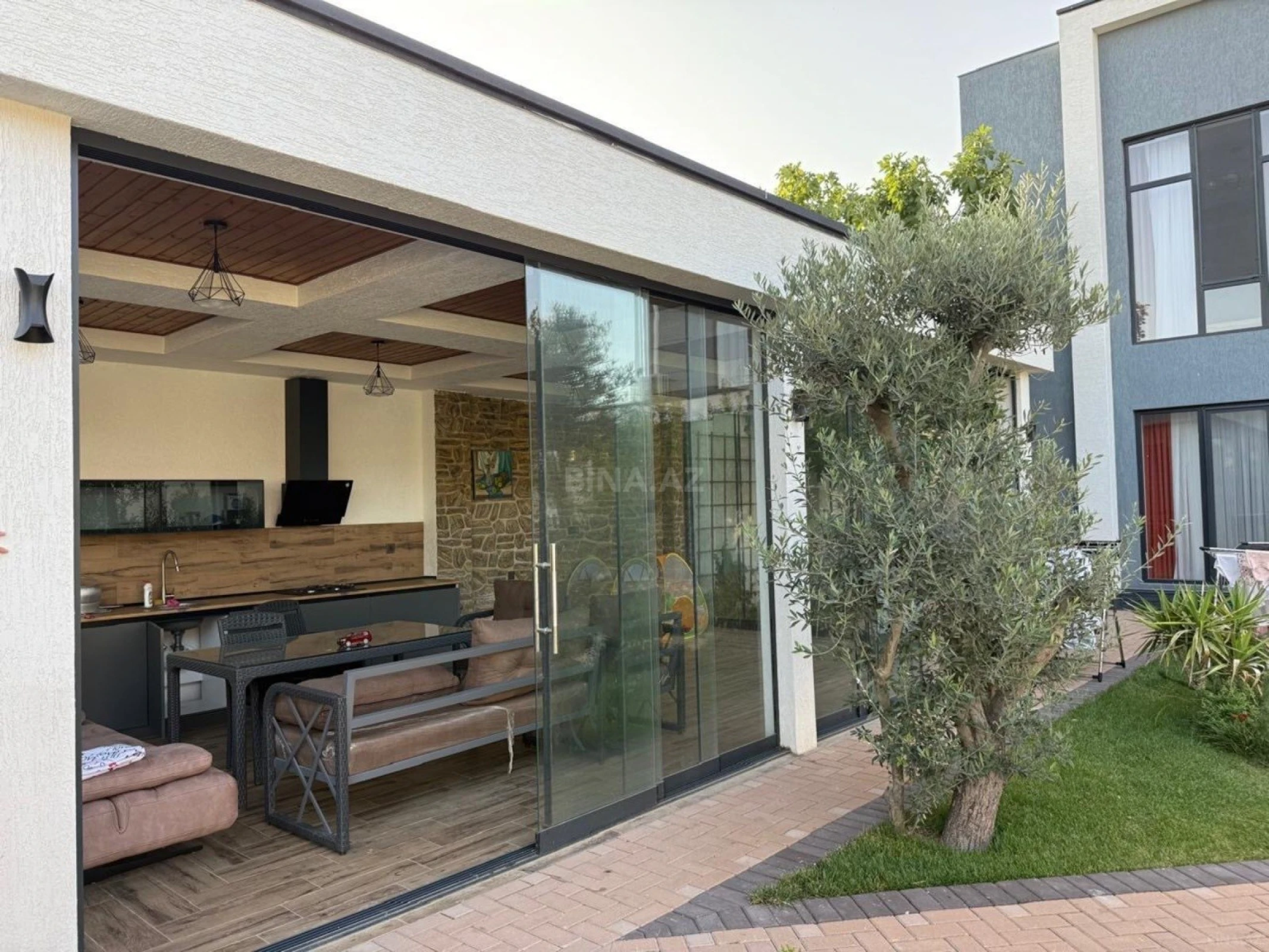 Kirayə verilir 5 otaqlı həyət evi 300 m²