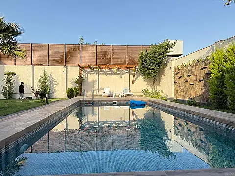 Kirayə verilir 5 otaqlı həyət evi 300 m²