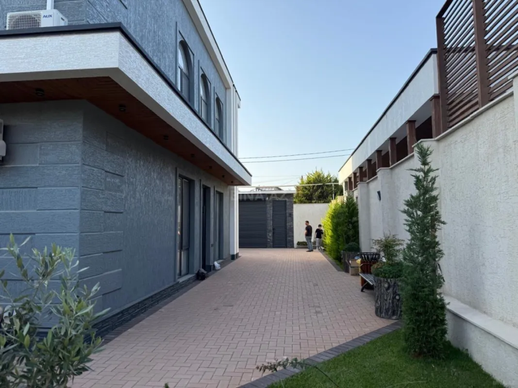 Kirayə verilir 5 otaqlı həyət evi 300 m²