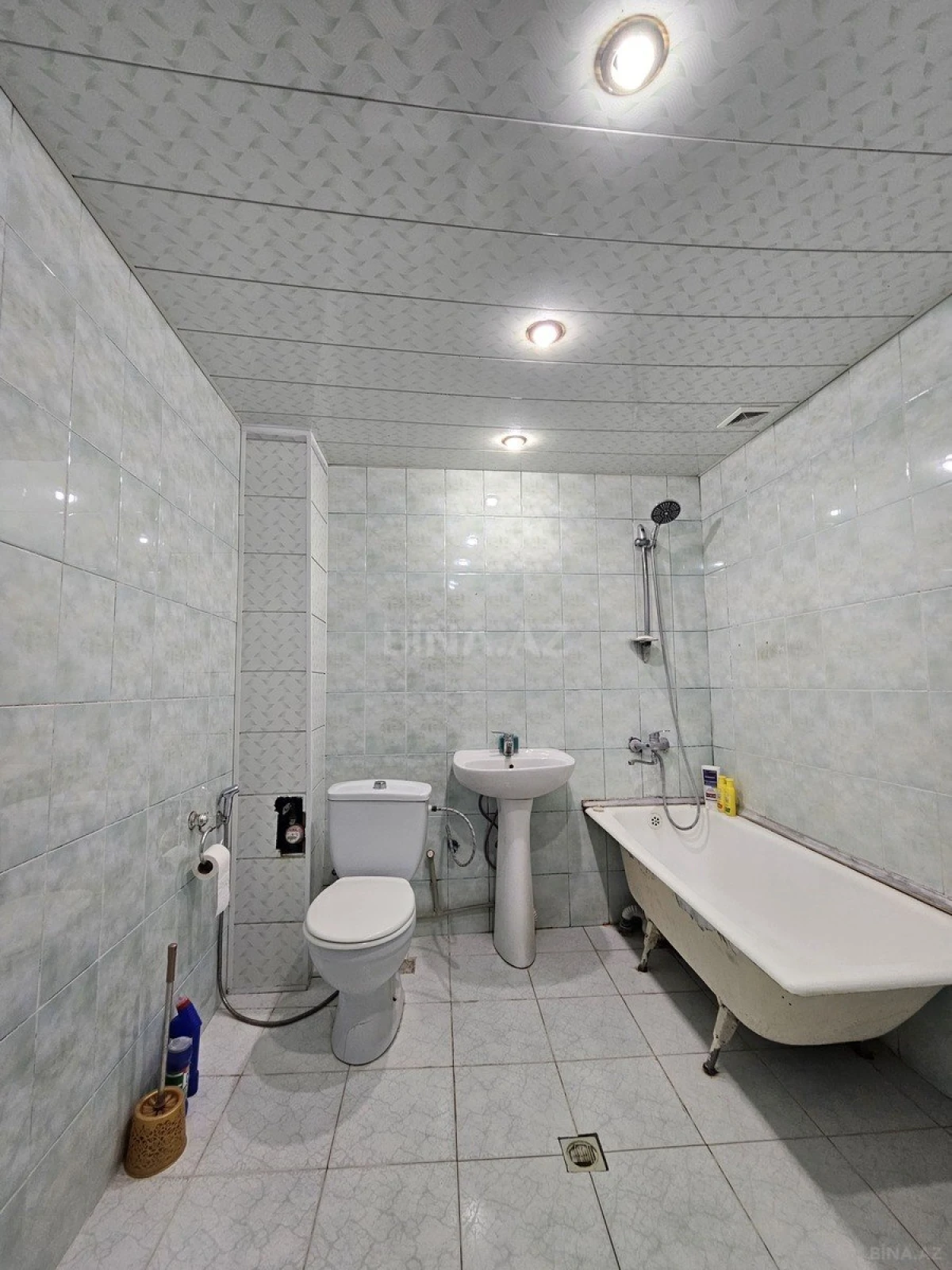 Satılır 4 otaqlı mənzil 131 m²