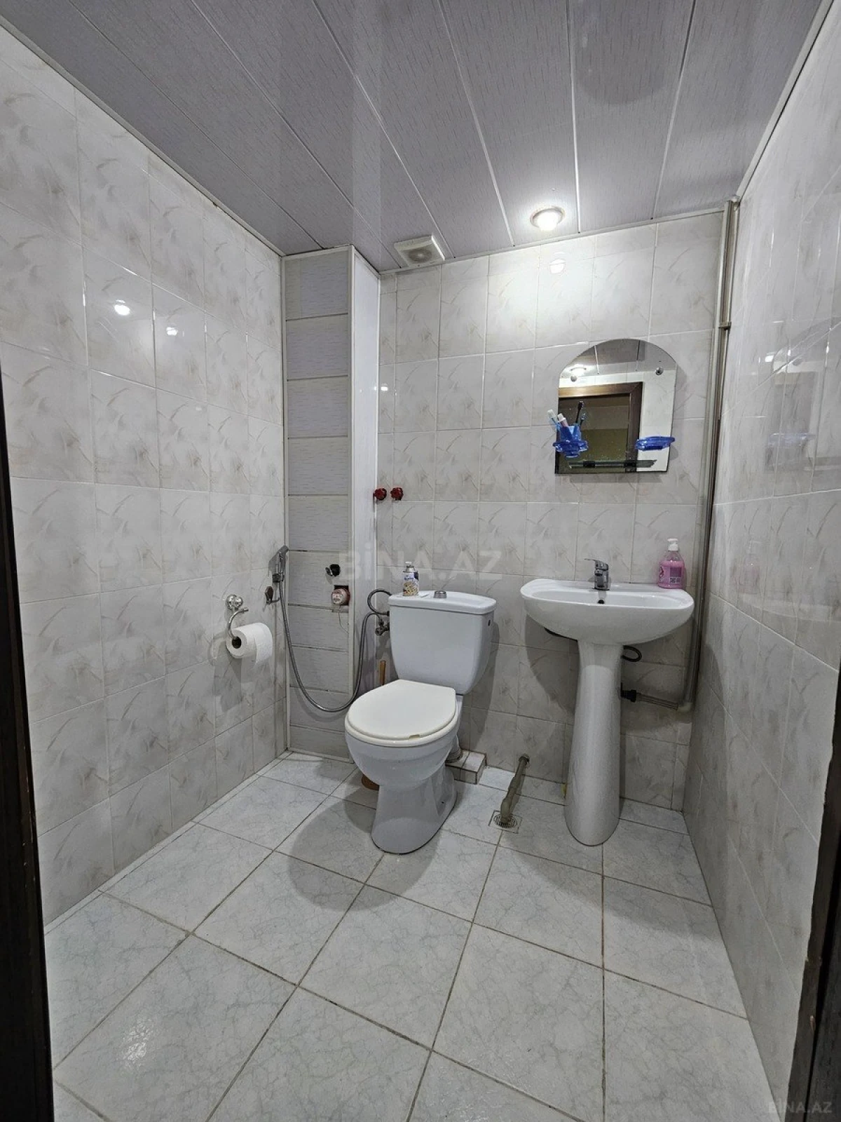 Satılır 4 otaqlı mənzil 131 m²