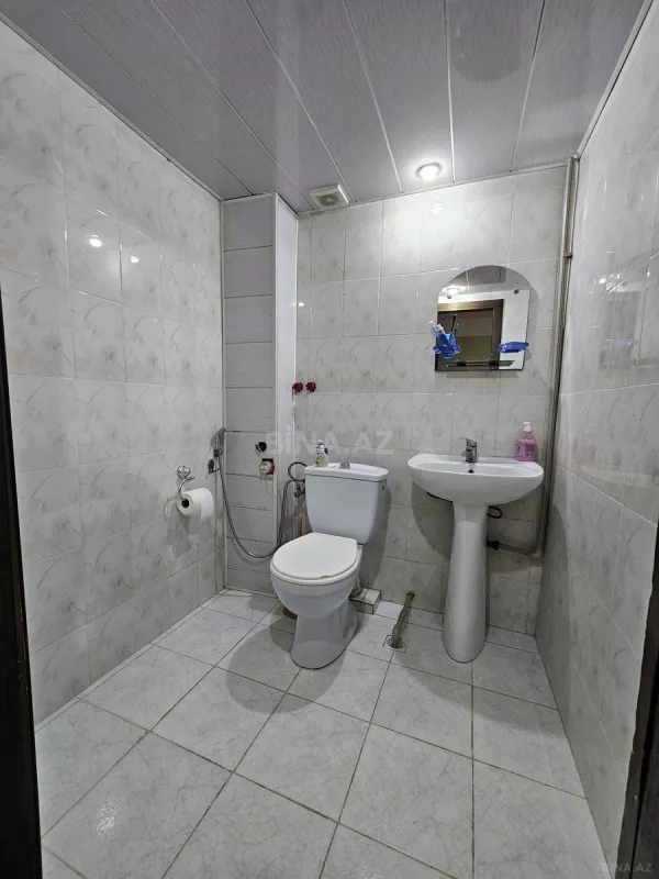 Satılır 4 otaqlı mənzil 131 m²