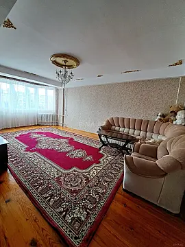 Satılır 4 otaqlı mənzil 131 m²