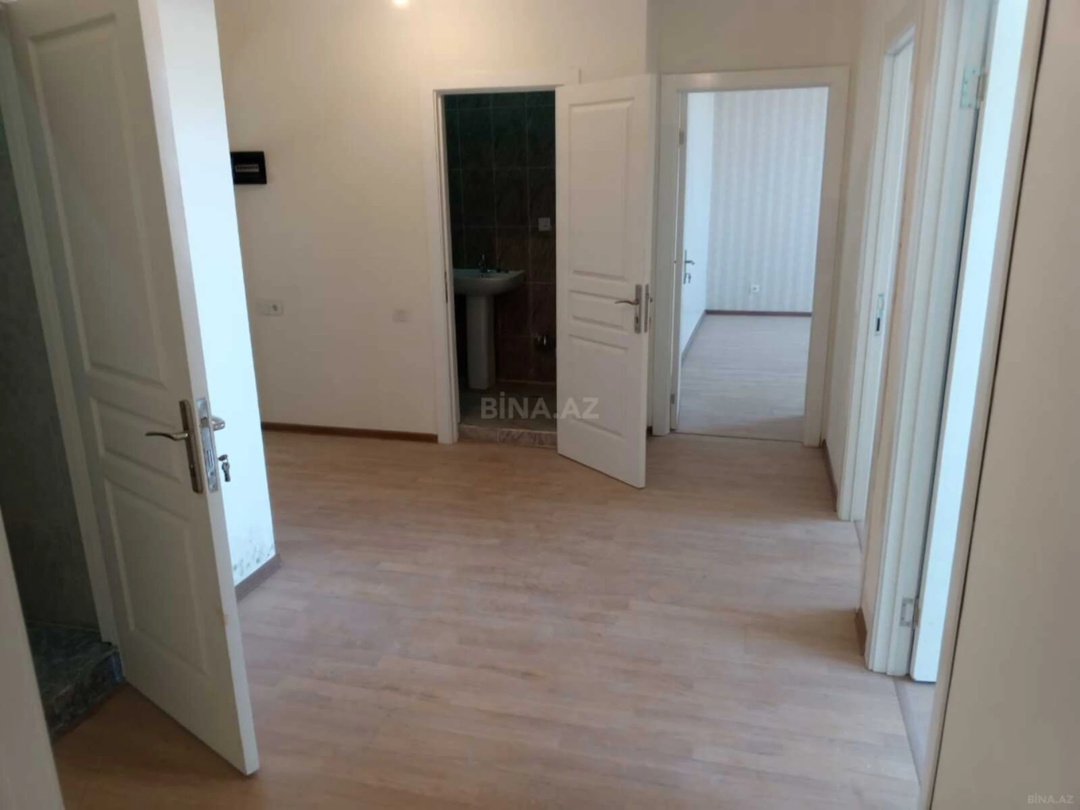 Satılır 4 otaqlı mənzil 85 m²