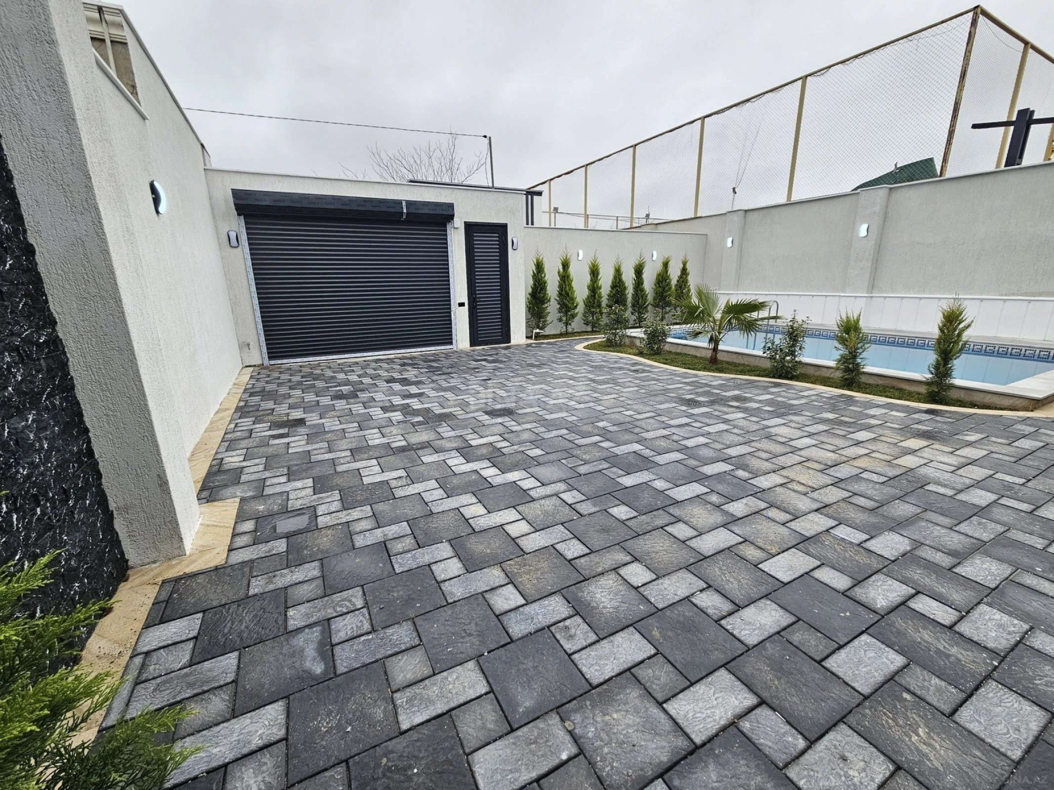 Satılır 4 otaqlı həyət evi 160 m²