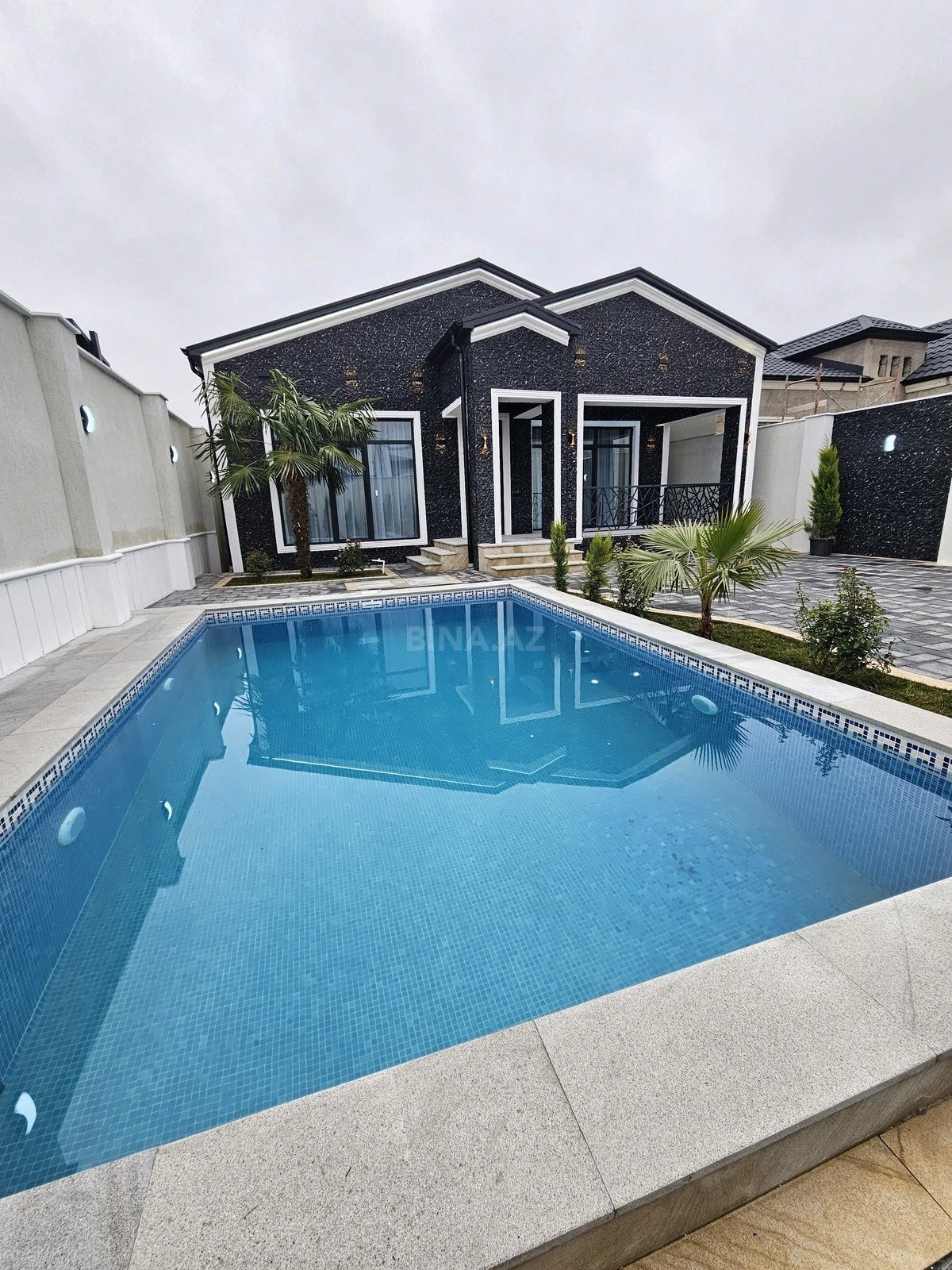 Satılır 4 otaqlı həyət evi 160 m²