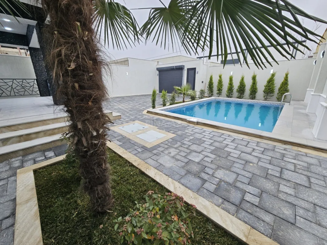 Satılır 4 otaqlı həyət evi 160 m²