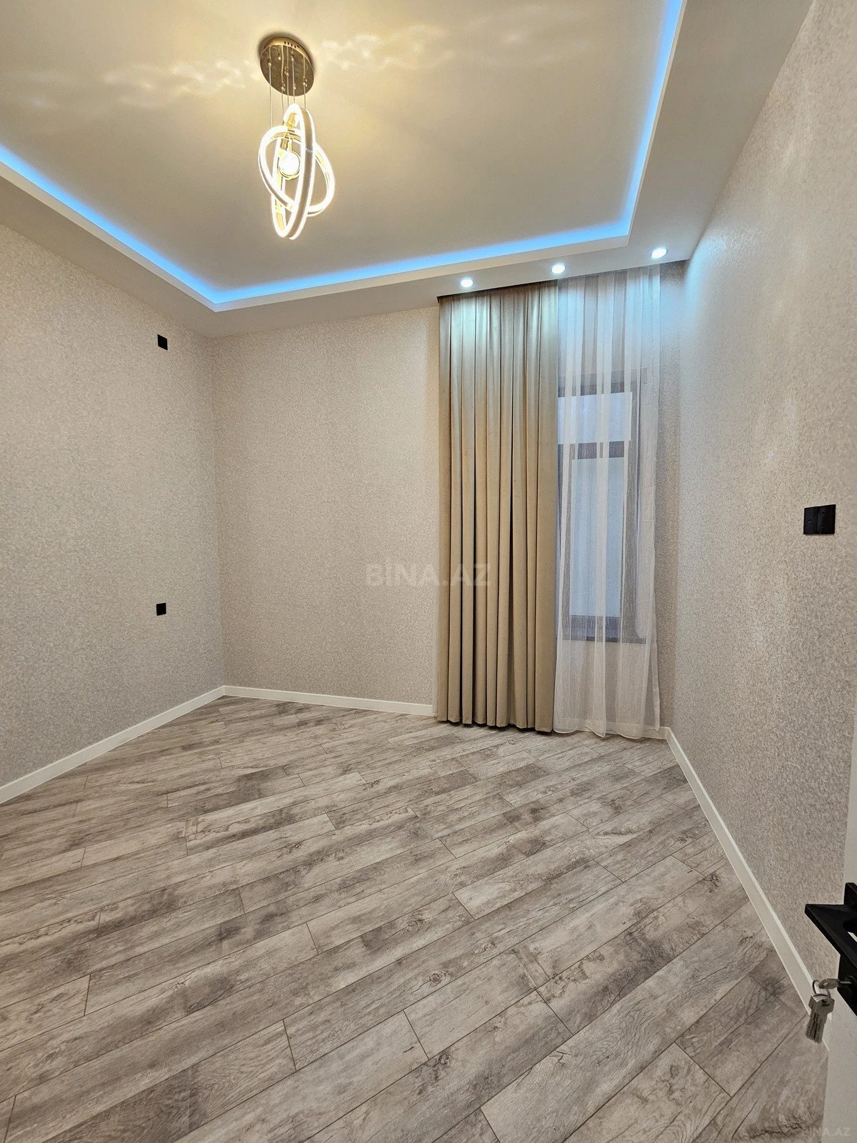 Satılır 4 otaqlı həyət evi 160 m²