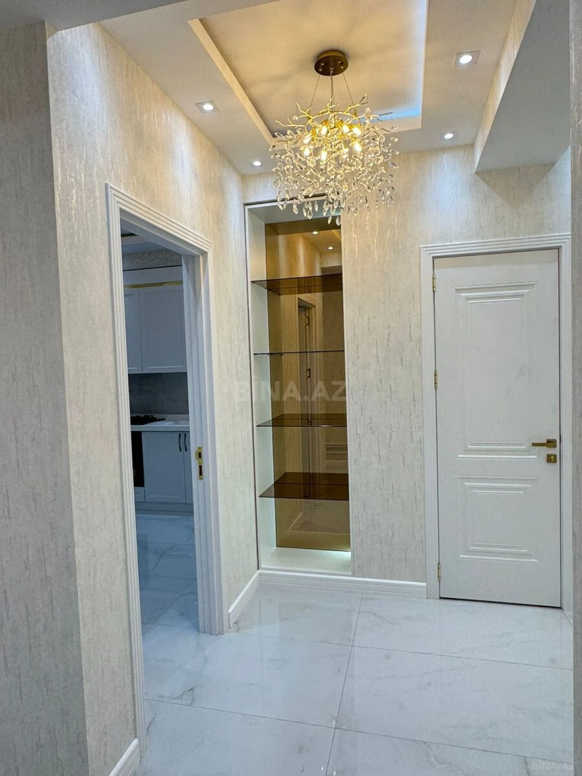 Kirayə verilir 2 otaqlı mənzil 90 m²