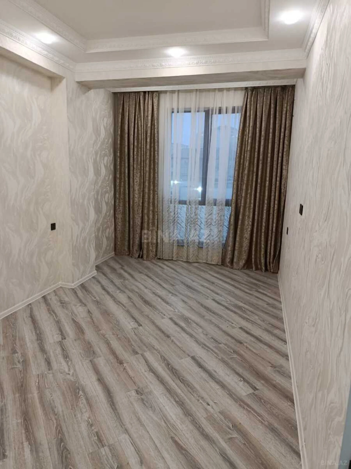 Satılır 2 otaqlı mənzil 58 m²