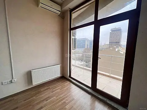 Kirayə verilir 1 otaqlı ofis 25 m²