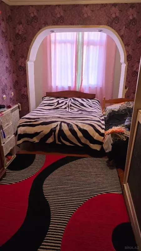 Satılır 4 otaqlı mənzil 100 m²