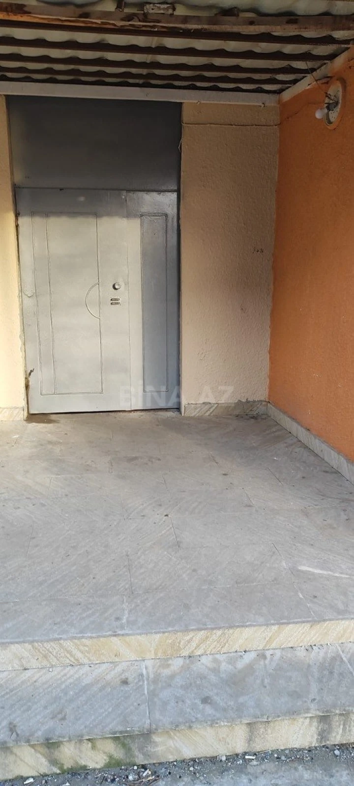 Satılır 4 otaqlı mənzil 100 m²