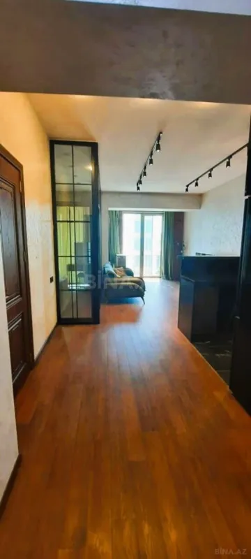 Kirayə verilir 2 otaqlı mənzil 65 m²