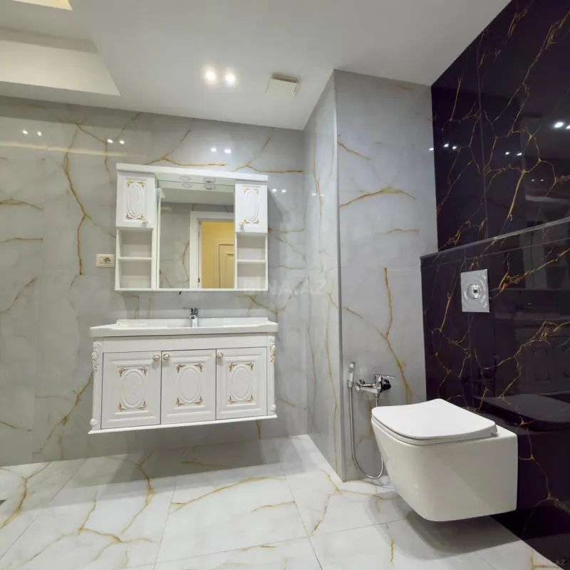 Satılır 4 otaqlı mənzil 220 m²