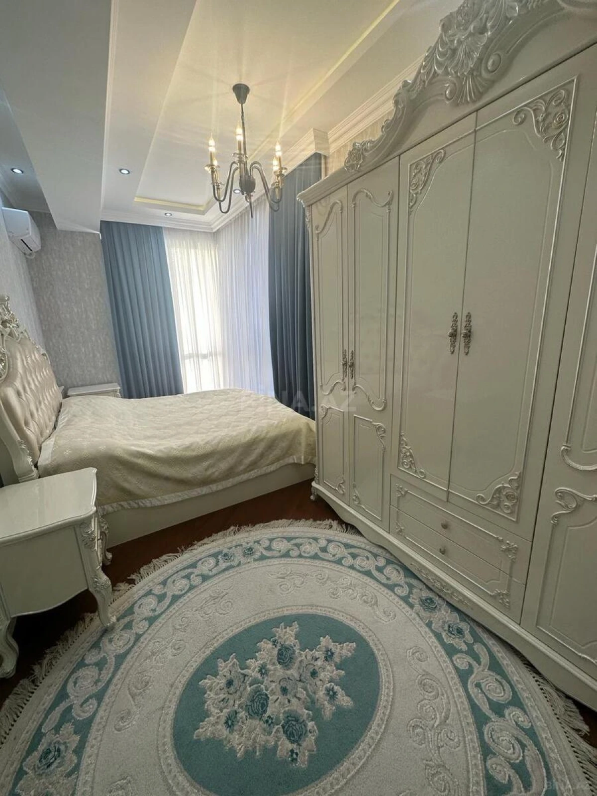 Satılır 3 otaqlı mənzil 116 m²