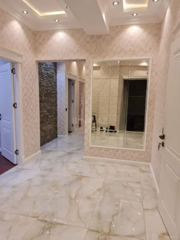 Satılır 3 otaqlı mənzil 116 m²