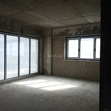Satılır 4 otaqlı mənzil 194 m²