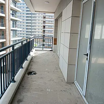 Satılır 4 otaqlı mənzil 194 m²