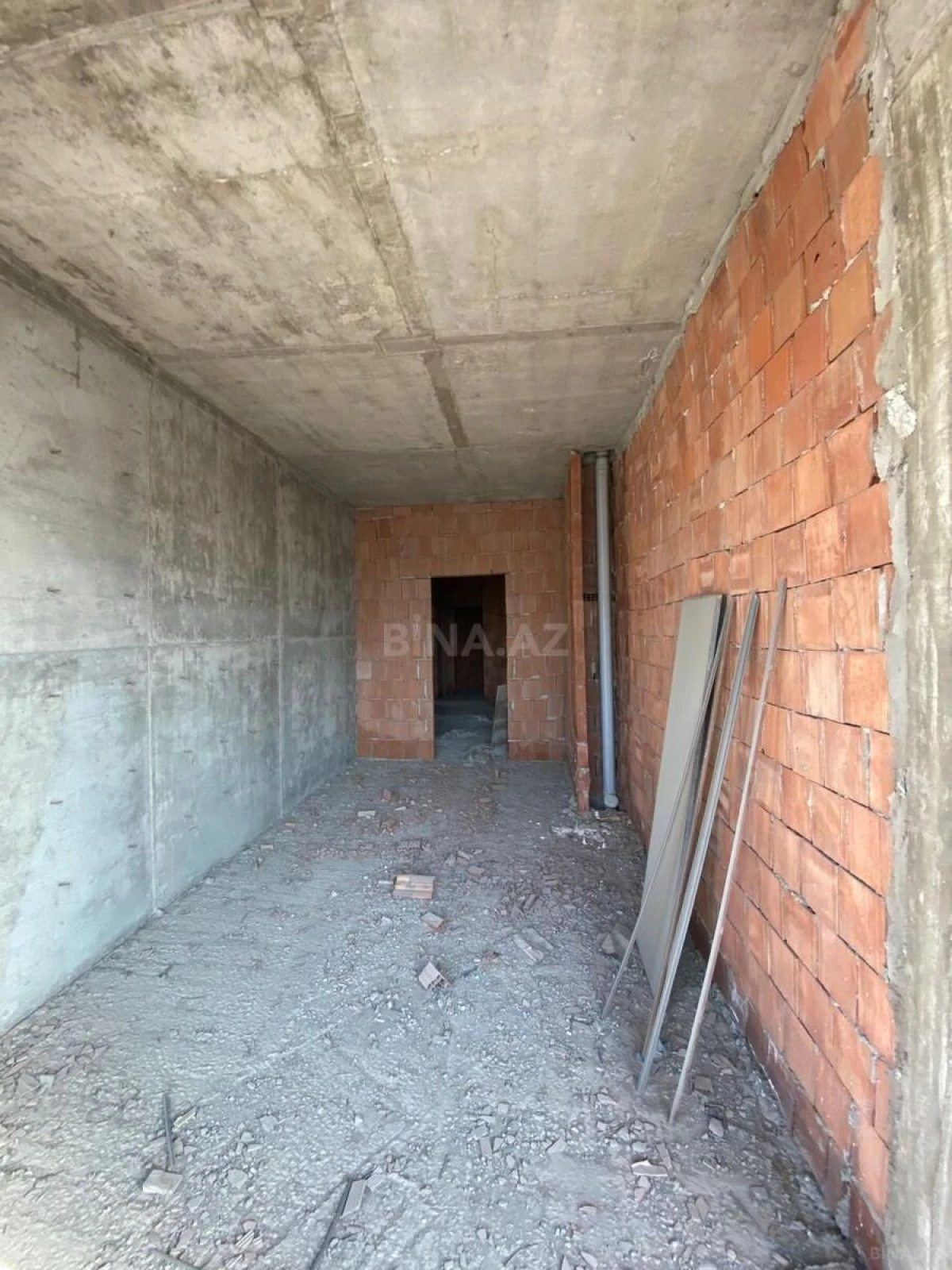 Satılır 3 otaqlı mənzil 157 m²