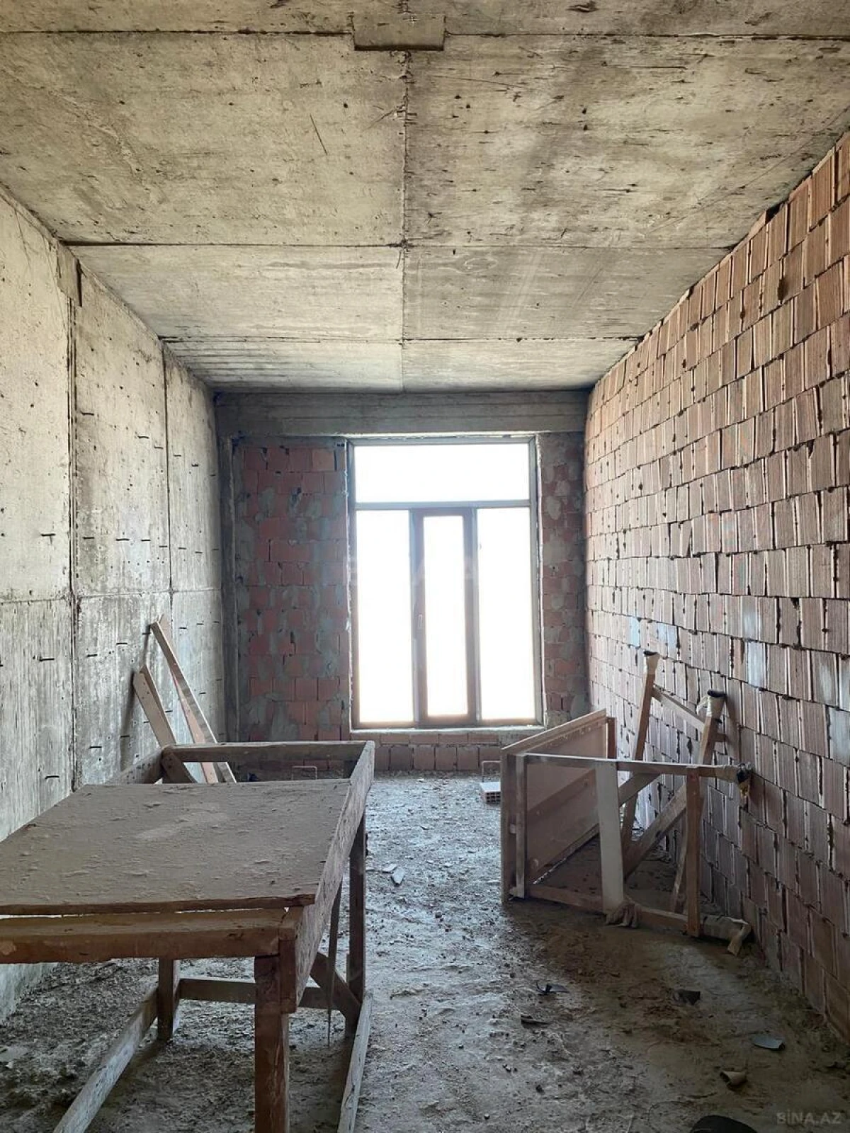 Satılır 3 otaqlı mənzil 157 m²