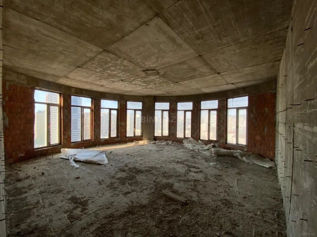 Satılır 3 otaqlı mənzil 157 m²