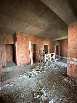 Satılır 3 otaqlı mənzil 157 m²