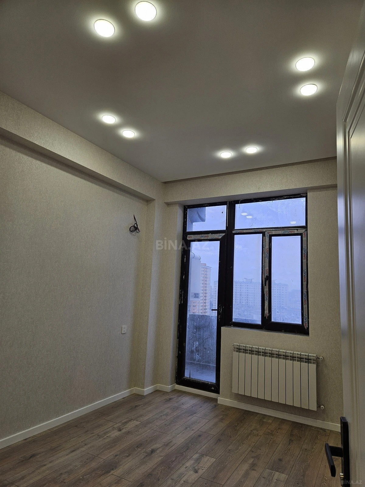 Satılır 2 otaqlı mənzil 56 m²