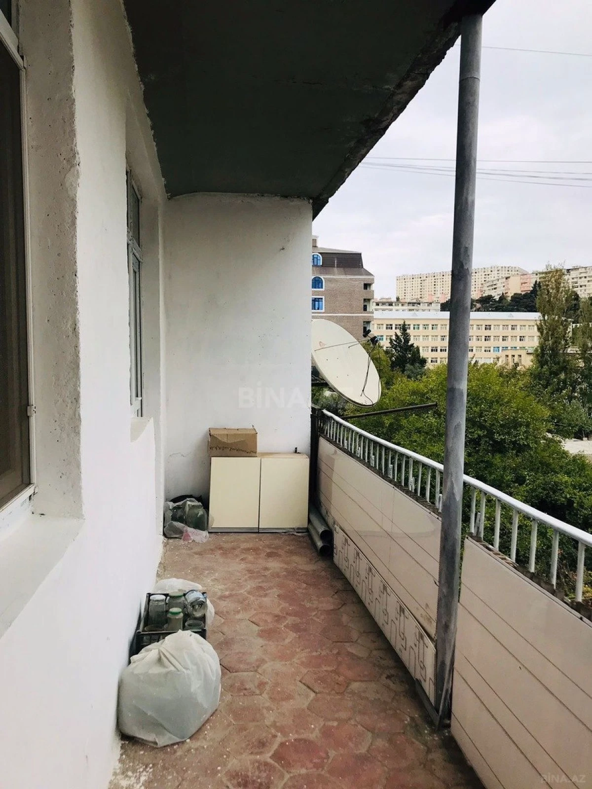 Satılır 4 otaqlı mənzil 105 m²