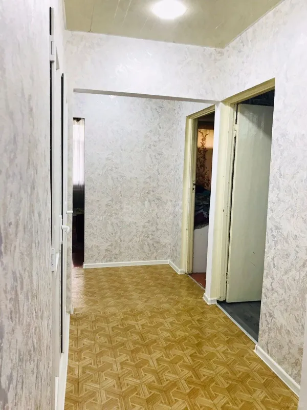 Satılır 4 otaqlı mənzil 105 m²