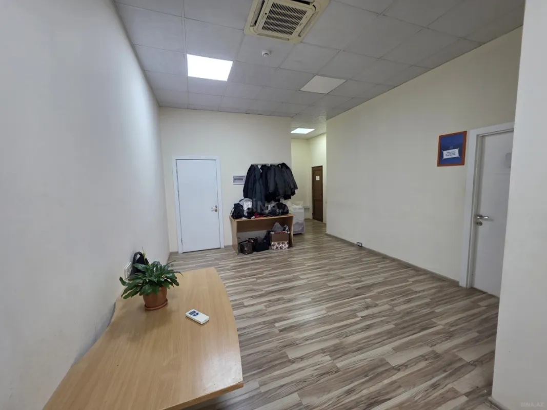 Kirayə verilir 3 otaqlı ofis 86 m²