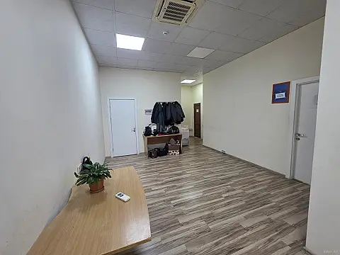 Kirayə verilir 3 otaqlı ofis 86 m²