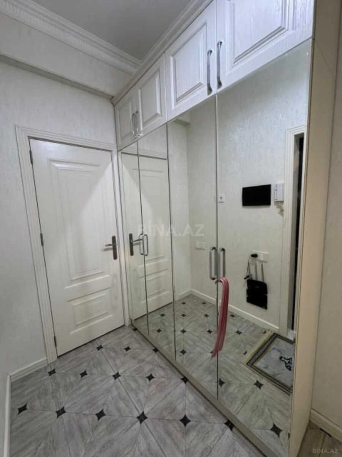 Kirayə verilir 2 otaqlı mənzil 55 m²
