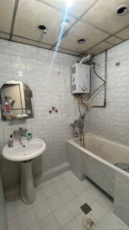 Kirayə verilir 3 otaqlı mənzil 180 m²